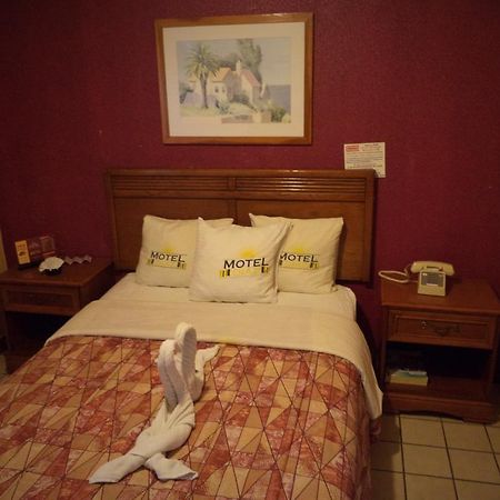 Hotel Diaz Tijuana Esterno foto
