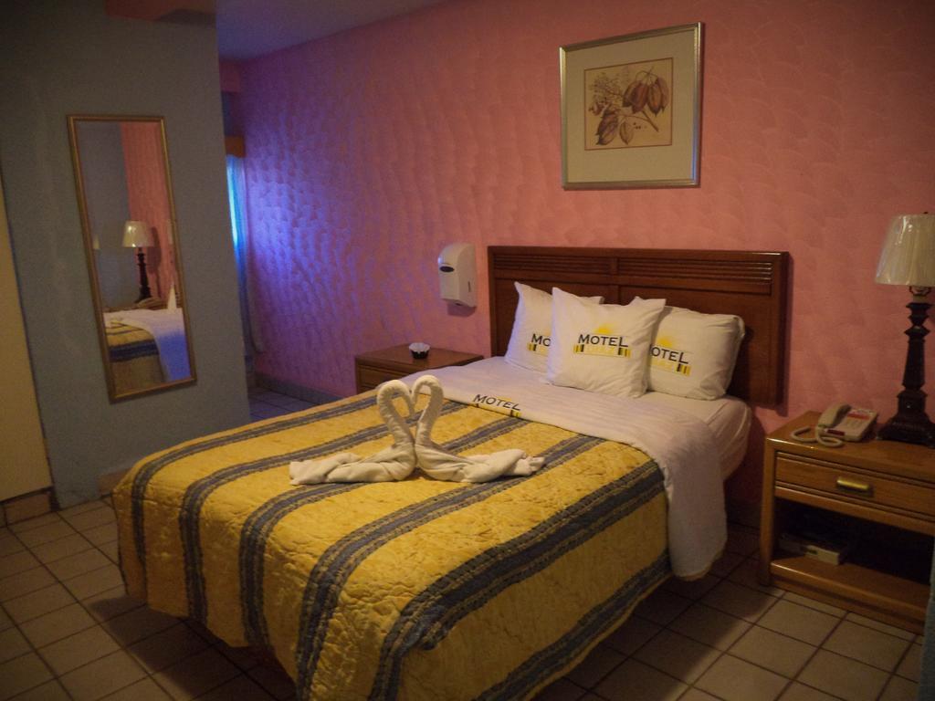 Hotel Diaz Tijuana Esterno foto