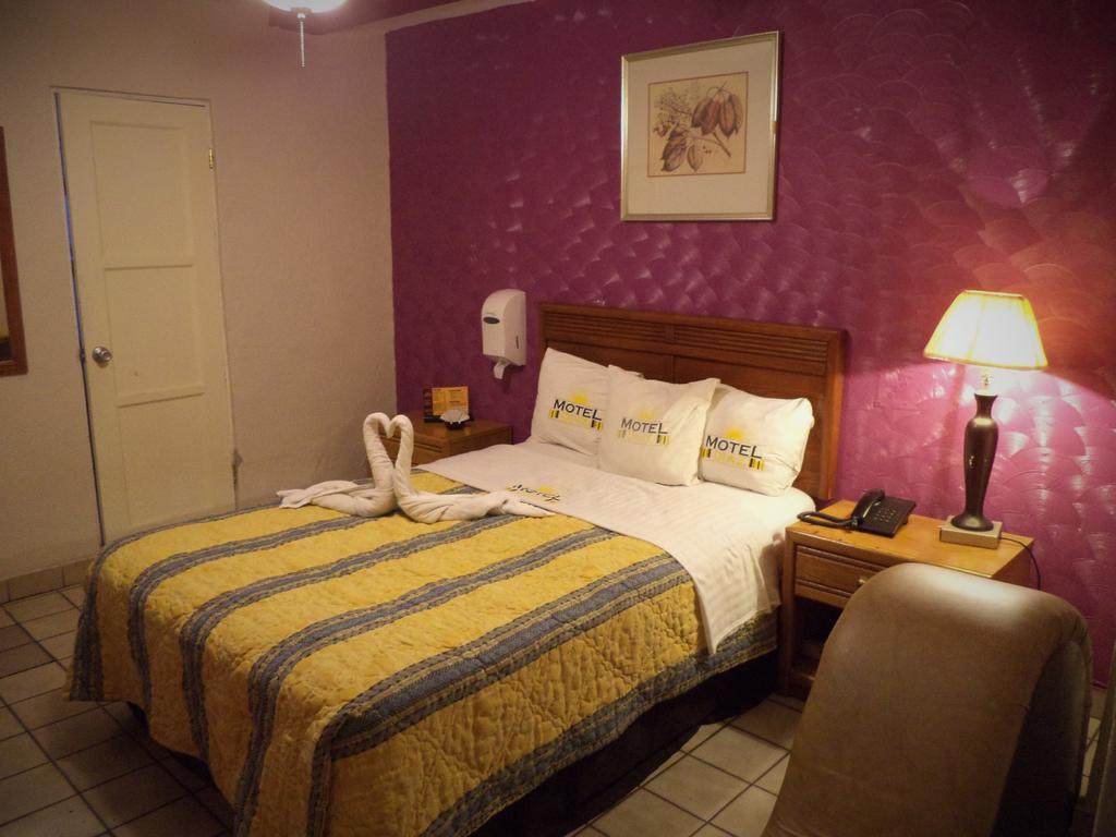 Hotel Diaz Tijuana Esterno foto