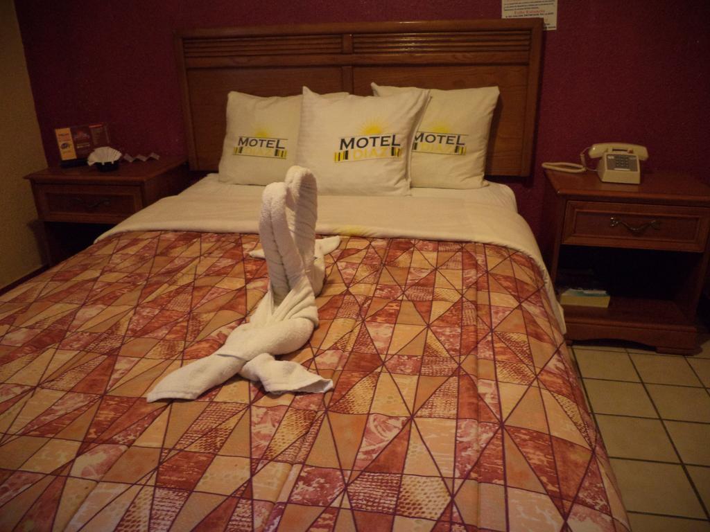 Hotel Diaz Tijuana Esterno foto