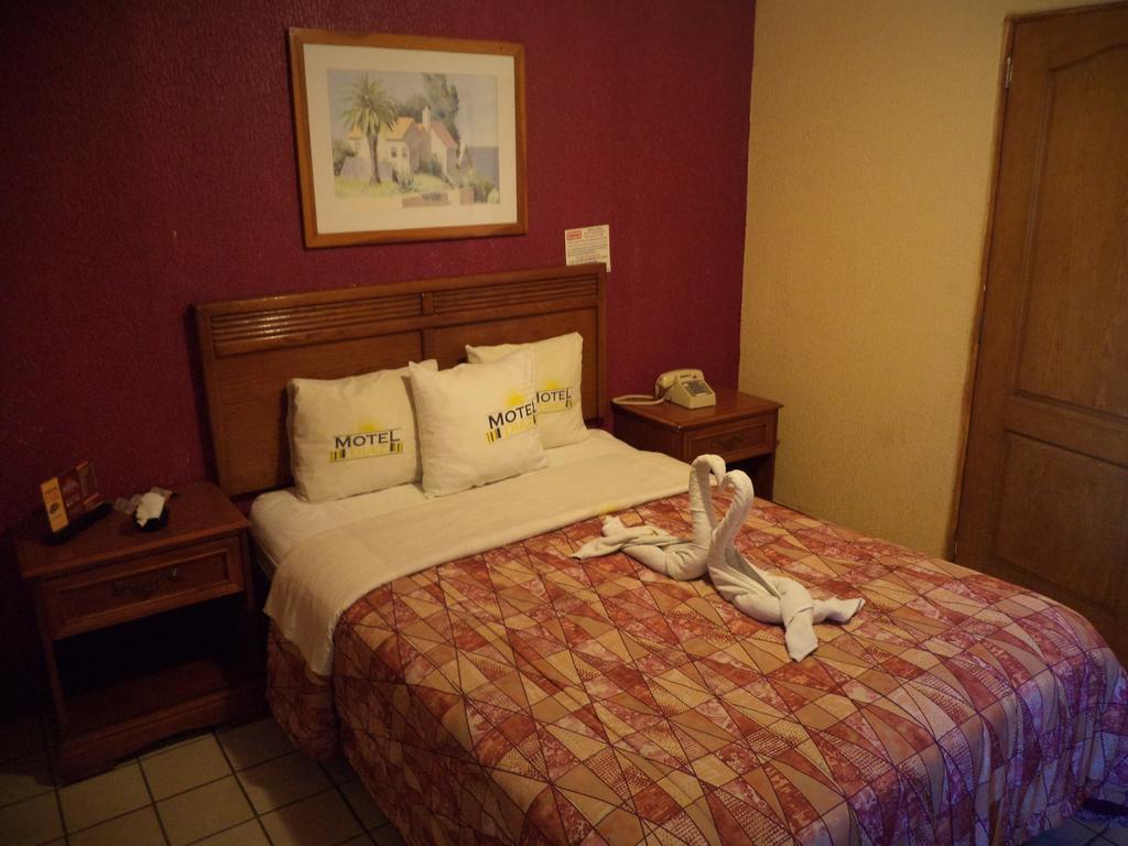 Hotel Diaz Tijuana Esterno foto