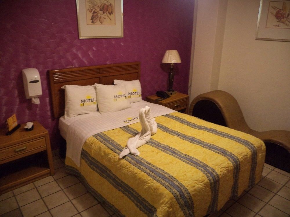 Hotel Diaz Tijuana Esterno foto
